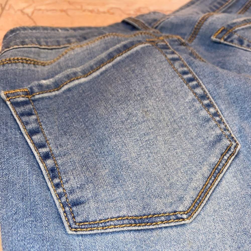 Bullhead Brand Mid Rise Jegging - Picture 6 of 7